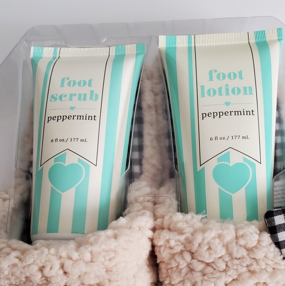 Slipper - Picture 3 of 4